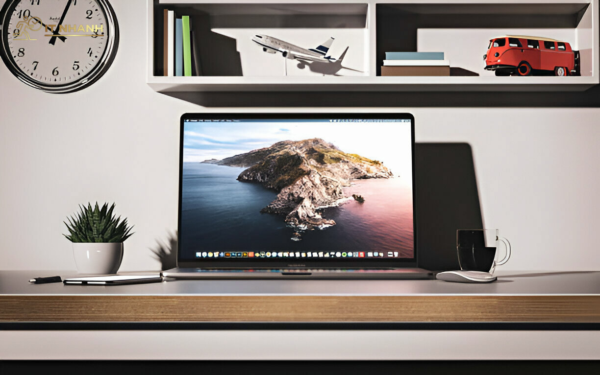 Thu Mua Macbook Tận Nơi Nhân Viên IT Nhanh Thu Mua Macbook Tận Nơi Tại Gò Vấp