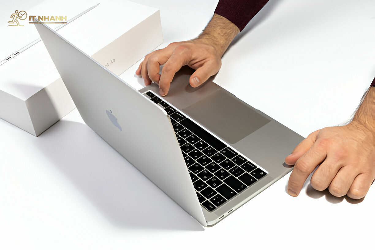 Vì Sao Nên Chọn IT Nhanh Để Thanh Lý Macbook Cũ Tại Tân Uyên