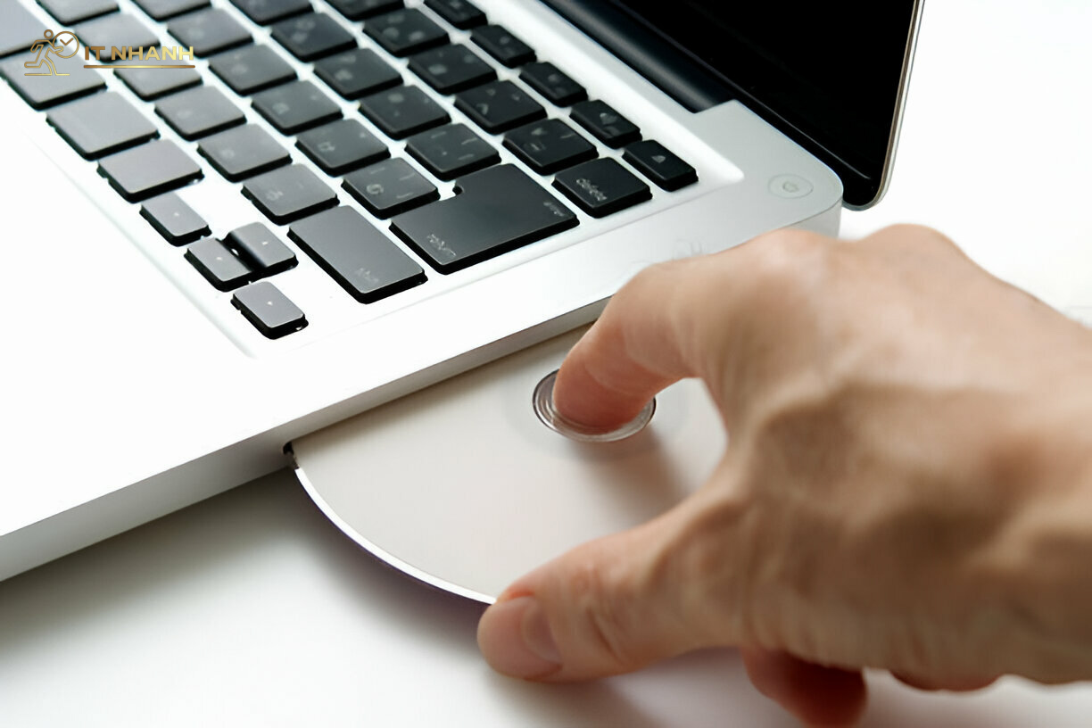 Bảng Giá Thu Mua Macbook Cũ Tham Khảo Tại Thủ Dầu Một Bảng Giá Thu Mua Macbook Cũ Tham Khảo Tại Thủ Dầu Một
