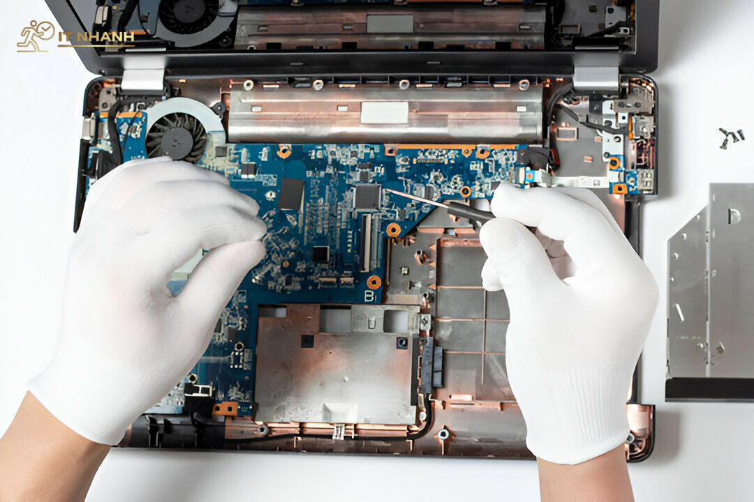 Sửa bản lề laptop uy tín tại TPHCM Dịch Vụ Sửa Bản Lề Laptop IT Nhanh