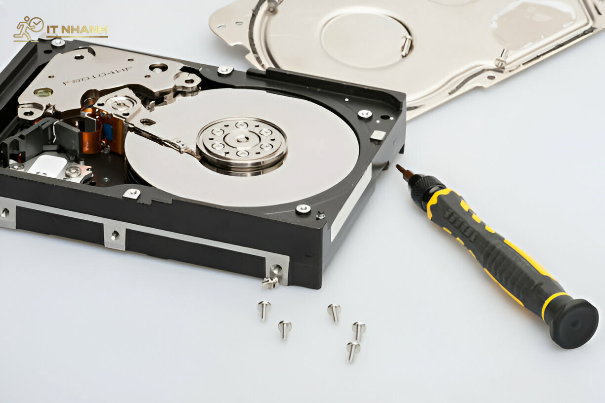 Giá cứu dữ liệu cạnh tranh Bảng giá dịch vụ cứu dữ liệu tại Quận Tân Bình