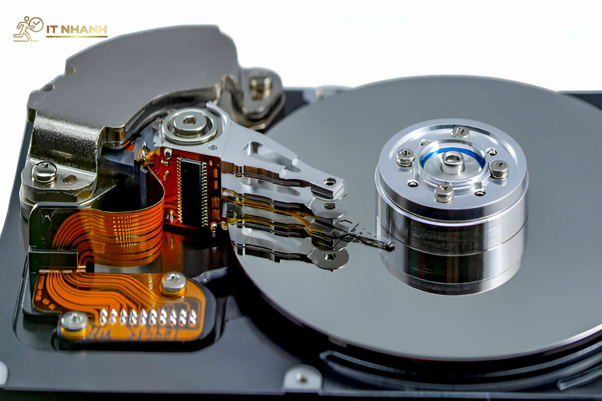Nâng cấp ổ cứng SSD Nâng cấp ổ cứng SSD giúp tăng tốc độ máy tính