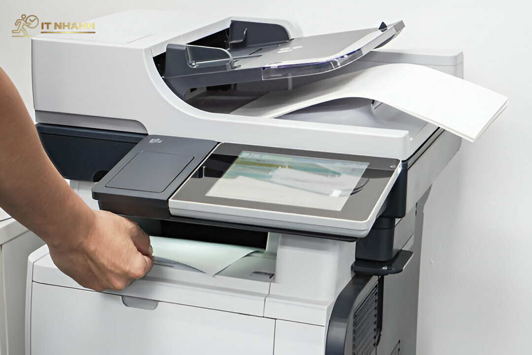 Các bước trong quy trình nạp mực photocopy của IT Nhanh Quy trình nạp mực photocopy chuyên nghiệp