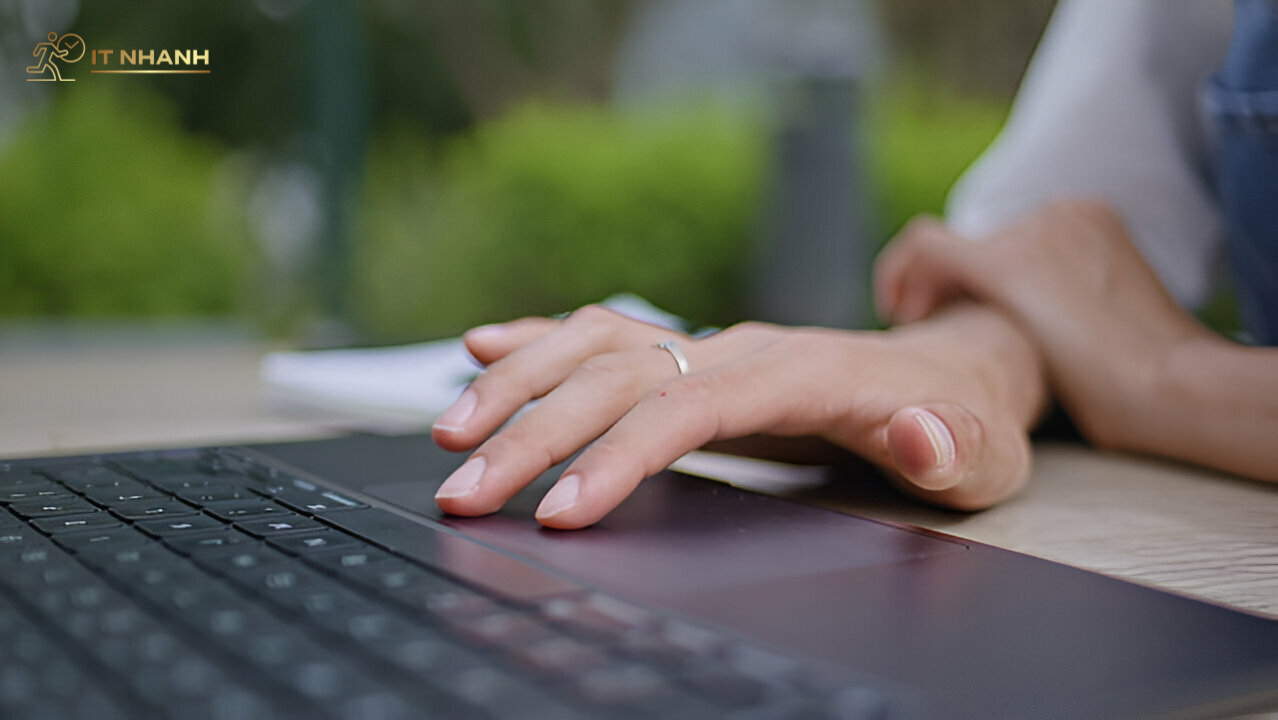 FAQ - Giải đáp thắc mắc về dịch vụ thay touchpad laptop tại IT Nhanh Giải đáp thắc mắc về dịch vụ thay touchpad laptop