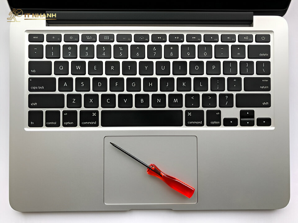 IT Nhanh - Địa chỉ thay touchpad laptop uy tín tại Quận 6 Địa chỉ thay touchpad laptop uy tín