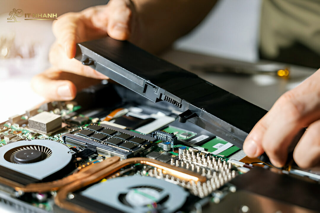 Dịch vụ thay pin laptop chuyên nghiệp Thay pin laptop chính hãng tại IT Nhanh
