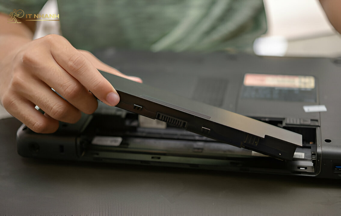 Thay pin laptop uy tín tại Quận 11 Dịch vụ thay pin laptop chuyên nghiệp tại IT Nhanh