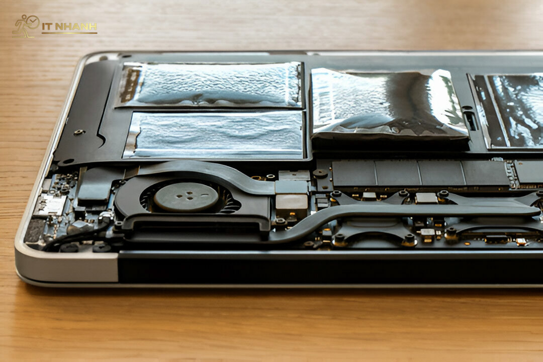 Quy trình thay pin laptop chuyên nghiệp Quy trình thay pin laptop