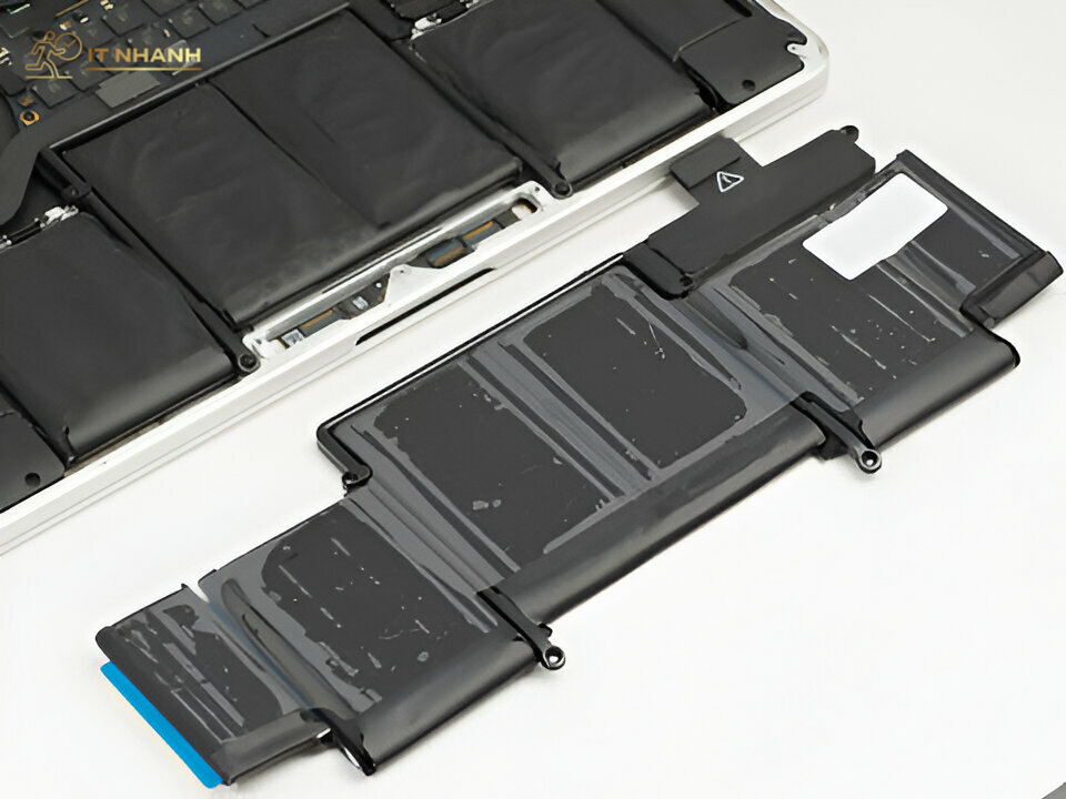 Giá thay pin laptop cạnh tranh Bảng giá thay pin laptop tại IT Nhanh